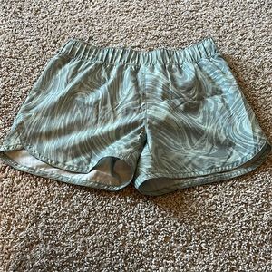 Girls, Old Navy size large 10-12 green swirl shorts
